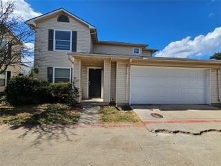 1808 Uruapan Plaza, Dallas, TX 75211