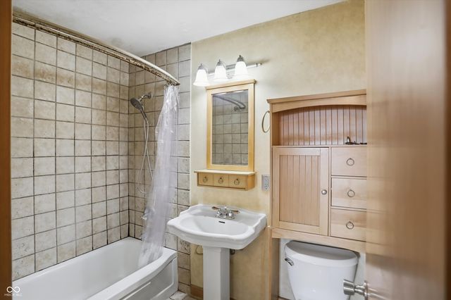 8240 E 12th Street, Indianapolis, IN 46219