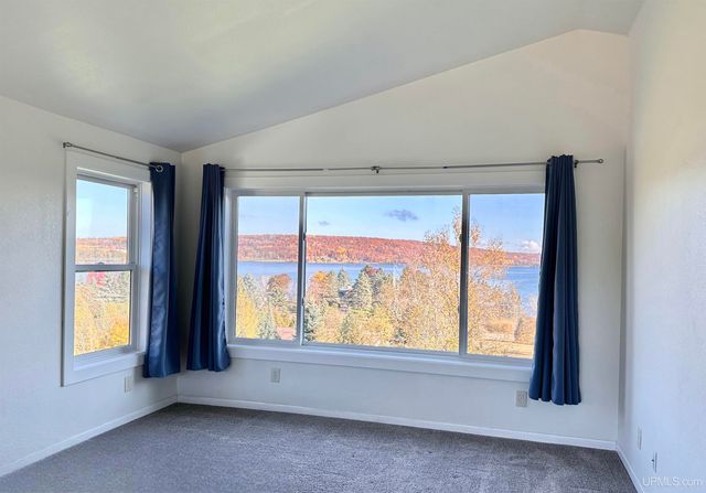 1508 S Grant Street, Iron Mountain, MI 49801