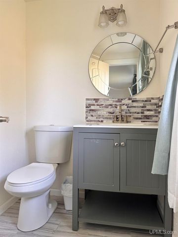 1508 S Grant Street, Iron Mountain, MI 49801