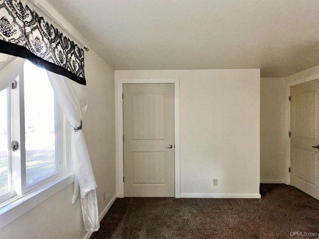 1508 S Grant Street, Iron Mountain, MI 49801