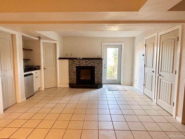 1508 S Grant Street, Iron Mountain, MI 49801