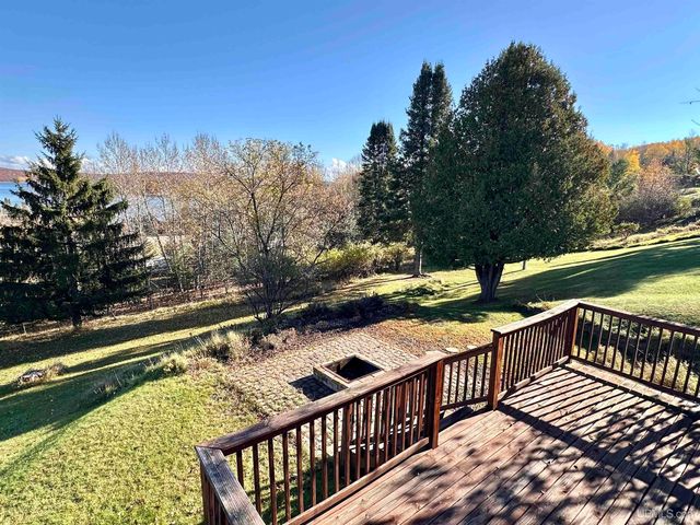 1508 S Grant Street, Iron Mountain, MI 49801