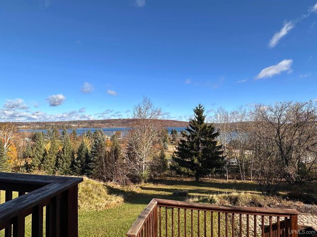 1508 S Grant Street, Iron Mountain, MI 49801