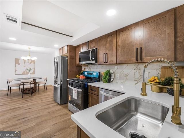 2185 Surrey Court SE, Marietta, GA 30067