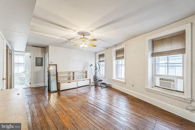 4417 BAKER ST, Philadelphia, PA 19127