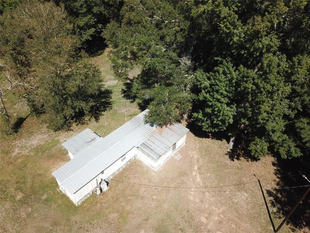 450 Buck Creek Road, Shepherd, TX 77371