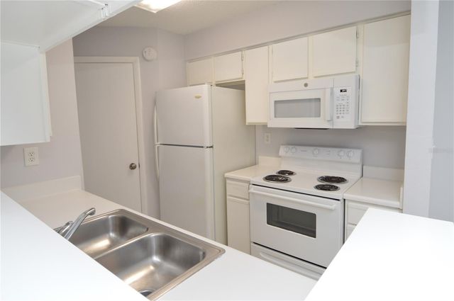 8630 MALLARD RESERVE DRIVE 103, Tampa, FL 33614