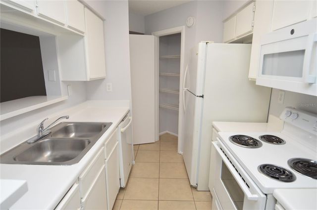 8630 MALLARD RESERVE DRIVE 103, Tampa, FL 33614