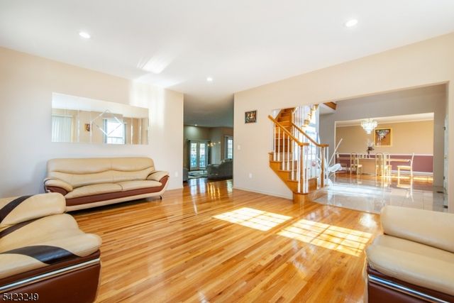 10 Pierson Ct, Mahwah Twp., NJ 07430