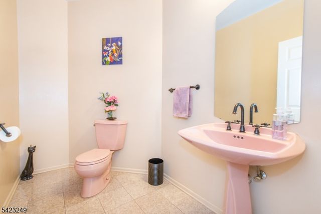 10 Pierson Ct, Mahwah Twp., NJ 07430