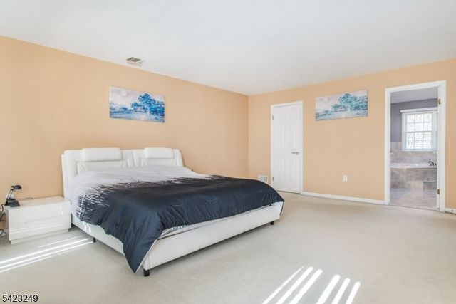 10 Pierson Ct, Mahwah Twp., NJ 07430