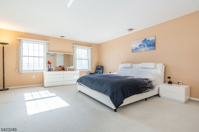 10 Pierson Ct, Mahwah Twp., NJ 07430