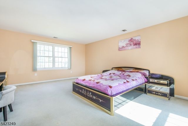 10 Pierson Ct, Mahwah Twp., NJ 07430