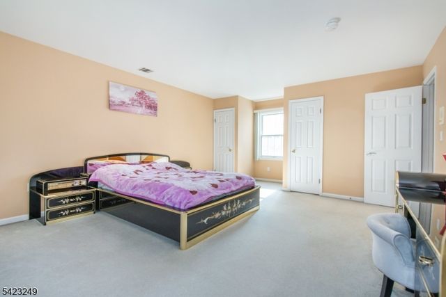 10 Pierson Ct, Mahwah Twp., NJ 07430