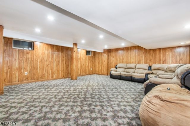 10 Pierson Ct, Mahwah Twp., NJ 07430
