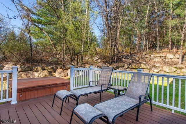 10 Pierson Ct, Mahwah Twp., NJ 07430