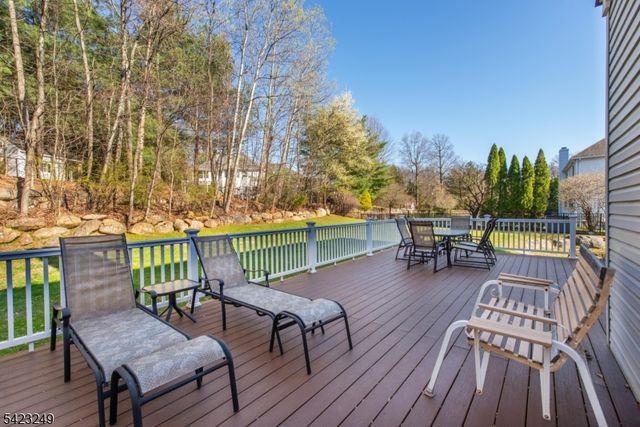 10 Pierson Ct, Mahwah Twp., NJ 07430