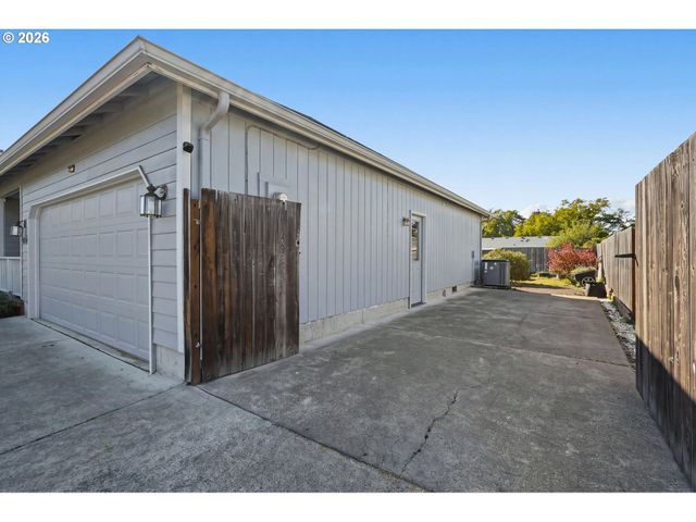 4644 CALUMET Way, Eugene, OR 97404