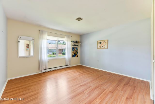 933C Thornhill Court, Lakewood, NJ 08701