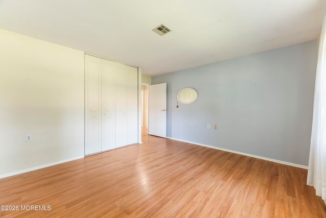 933C Thornhill Court, Lakewood, NJ 08701