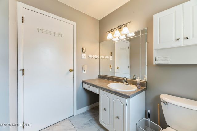 933C Thornhill Court, Lakewood, NJ 08701