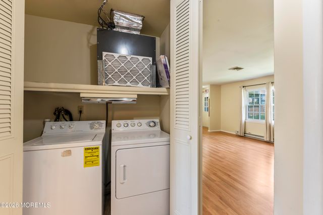 933C Thornhill Court, Lakewood, NJ 08701