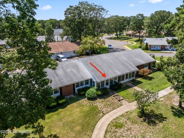 933C Thornhill Court, Lakewood, NJ 08701