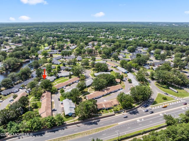 933C Thornhill Court, Lakewood, NJ 08701