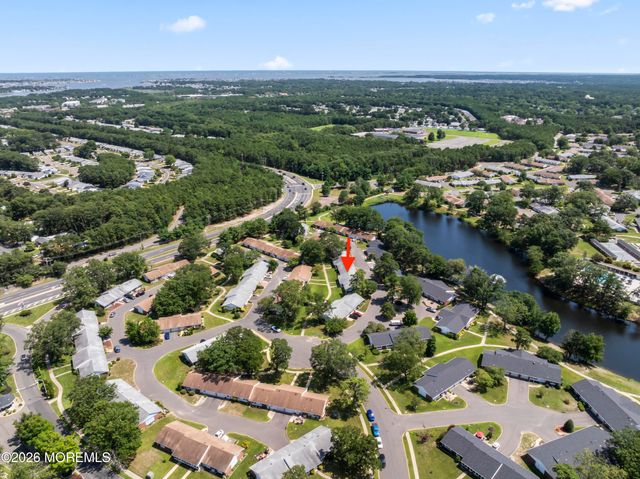 933C Thornhill Court, Lakewood, NJ 08701