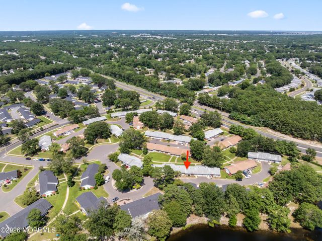 933C Thornhill Court, Lakewood, NJ 08701