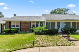 933C Thornhill Court, Lakewood, NJ 08701
