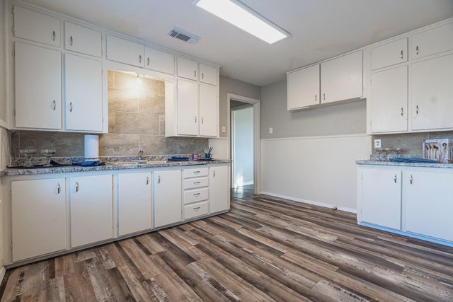 1304 42nd Street, Lubbock, TX 79412
