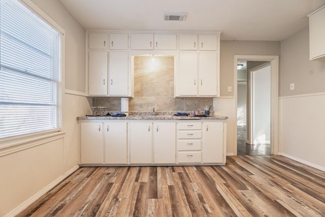 1304 42nd Street, Lubbock, TX 79412