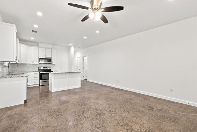 104 E Forest Avenue, Sherman, TX 75090