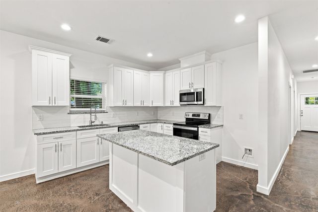 104 E Forest Avenue, Sherman, TX 75090
