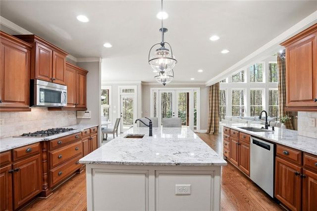 862 Waterford Estates Manor, Canton, GA 30115