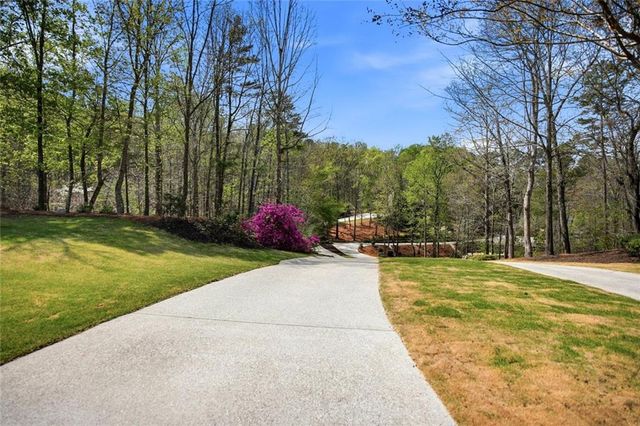 862 Waterford Estates Manor, Canton, GA 30115