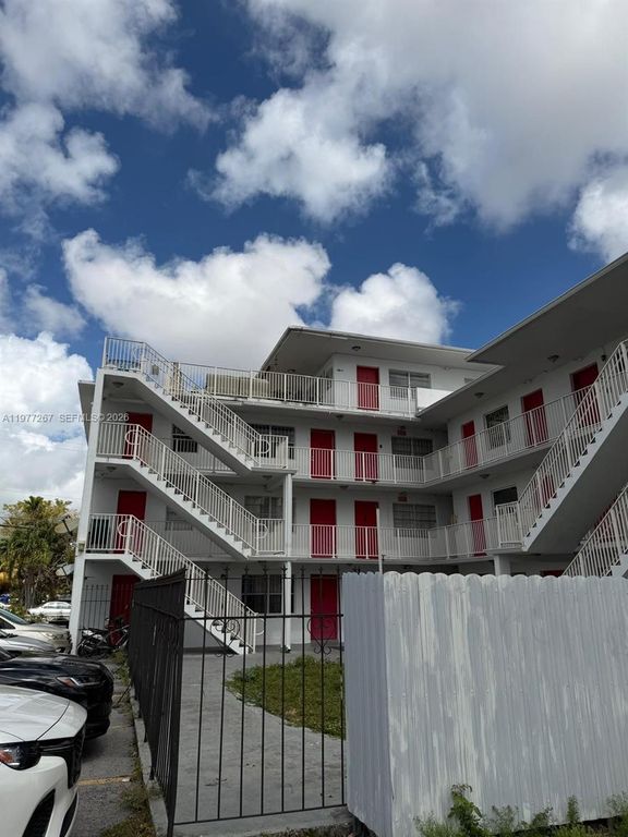 170 SE 14th St 2202, Miami, FL 33131