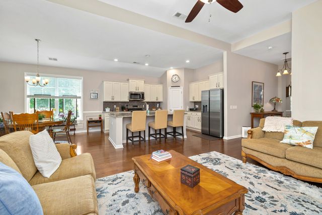 2412 Hummingbird Lane, Summerville, SC 29483