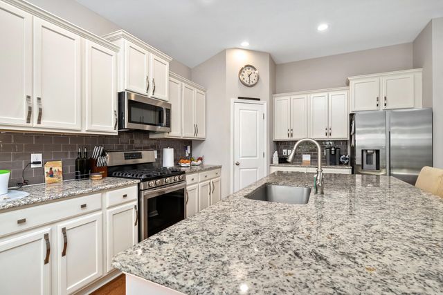 2412 Hummingbird Lane, Summerville, SC 29483