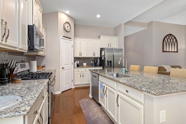 2412 Hummingbird Lane, Summerville, SC 29483