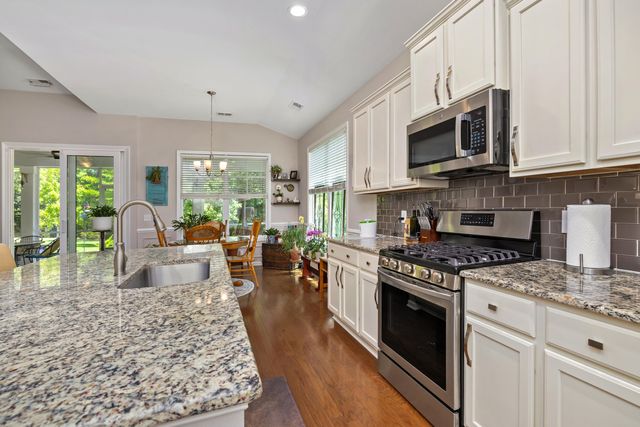 2412 Hummingbird Lane, Summerville, SC 29483