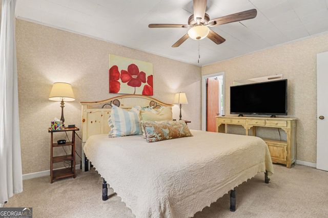 146 Chalet Village Lane, Dillard, GA 30537