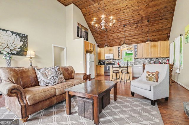 146 Chalet Village Lane, Dillard, GA 30537