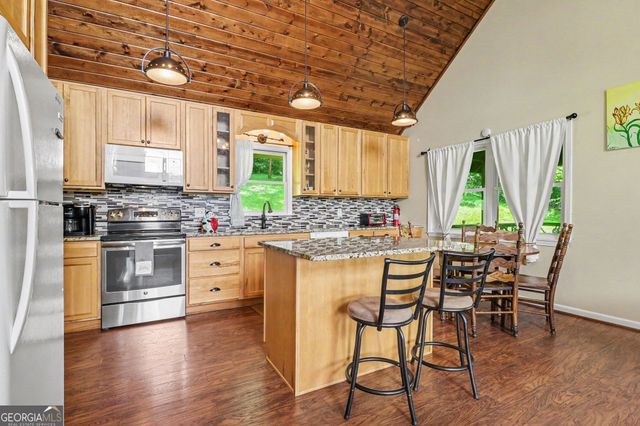 146 Chalet Village Lane, Dillard, GA 30537