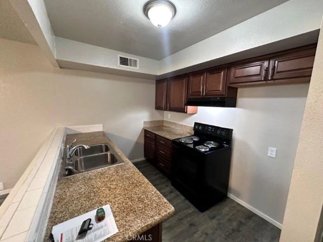366 E El Paso Avenue, Fresno, CA 93720