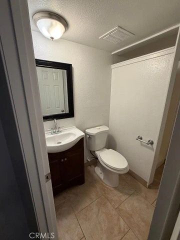 366 E El Paso Avenue, Fresno, CA 93720
