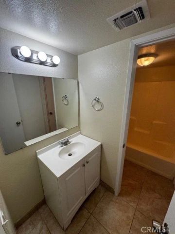 366 E El Paso Avenue, Fresno, CA 93720