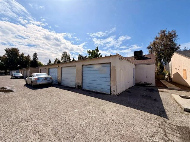 366 E El Paso Avenue, Fresno, CA 93720